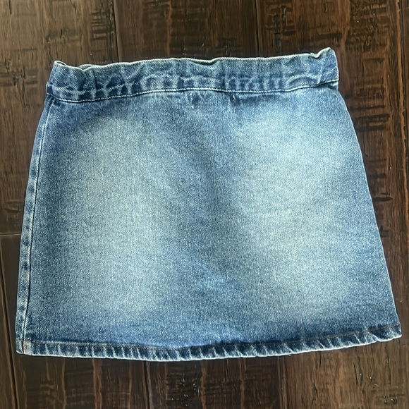 Girls 4/5T Fall Fashion Bundle Ready to Wear Shirt, Skirt, and Sweater - Picture 5 of 10